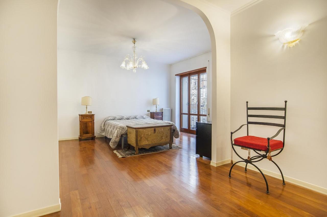 Eur Luminous And Large Family Terrace Apartment Rome Exterior photo